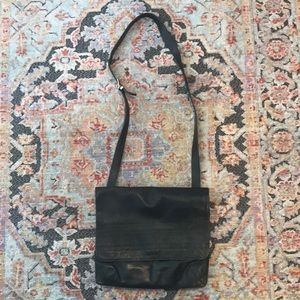 Kenneth Cole Leather Purse